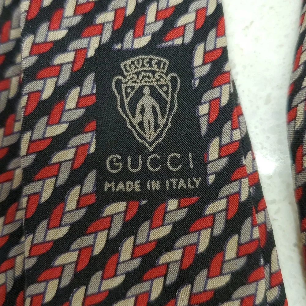 Vintage GUCCI Black and Red Woven Tie